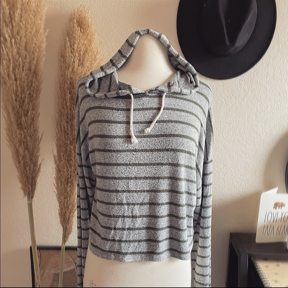 Urban Outfitters Soft Crop Hoodie Medium